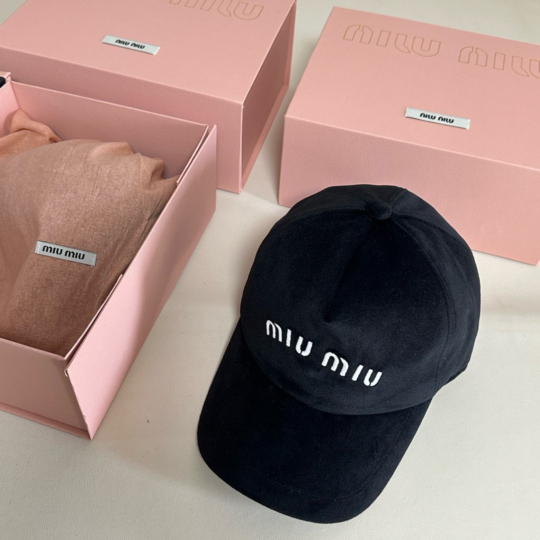 MIU MIU Letter Embroidery Velvet Baseball Cap BQ2526