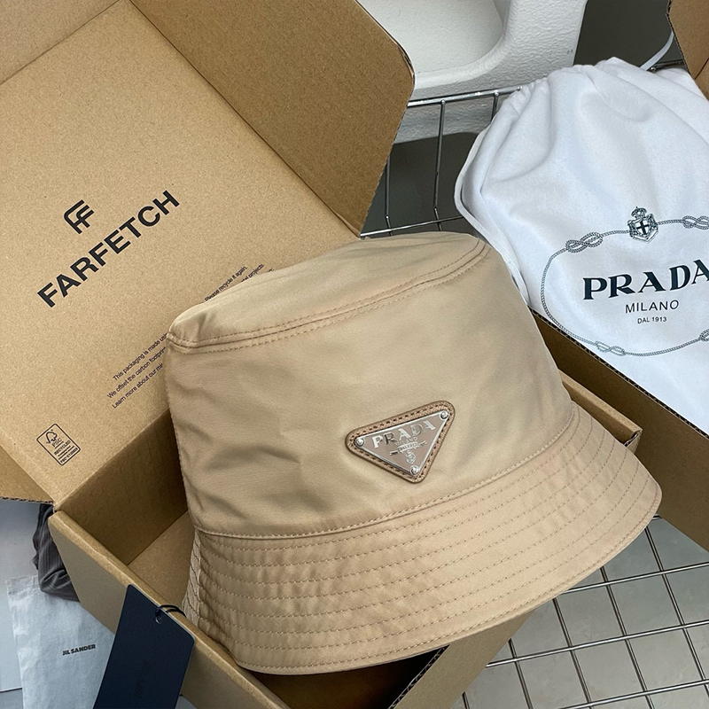 PRADA Metal Label Bucket Hat YF1309