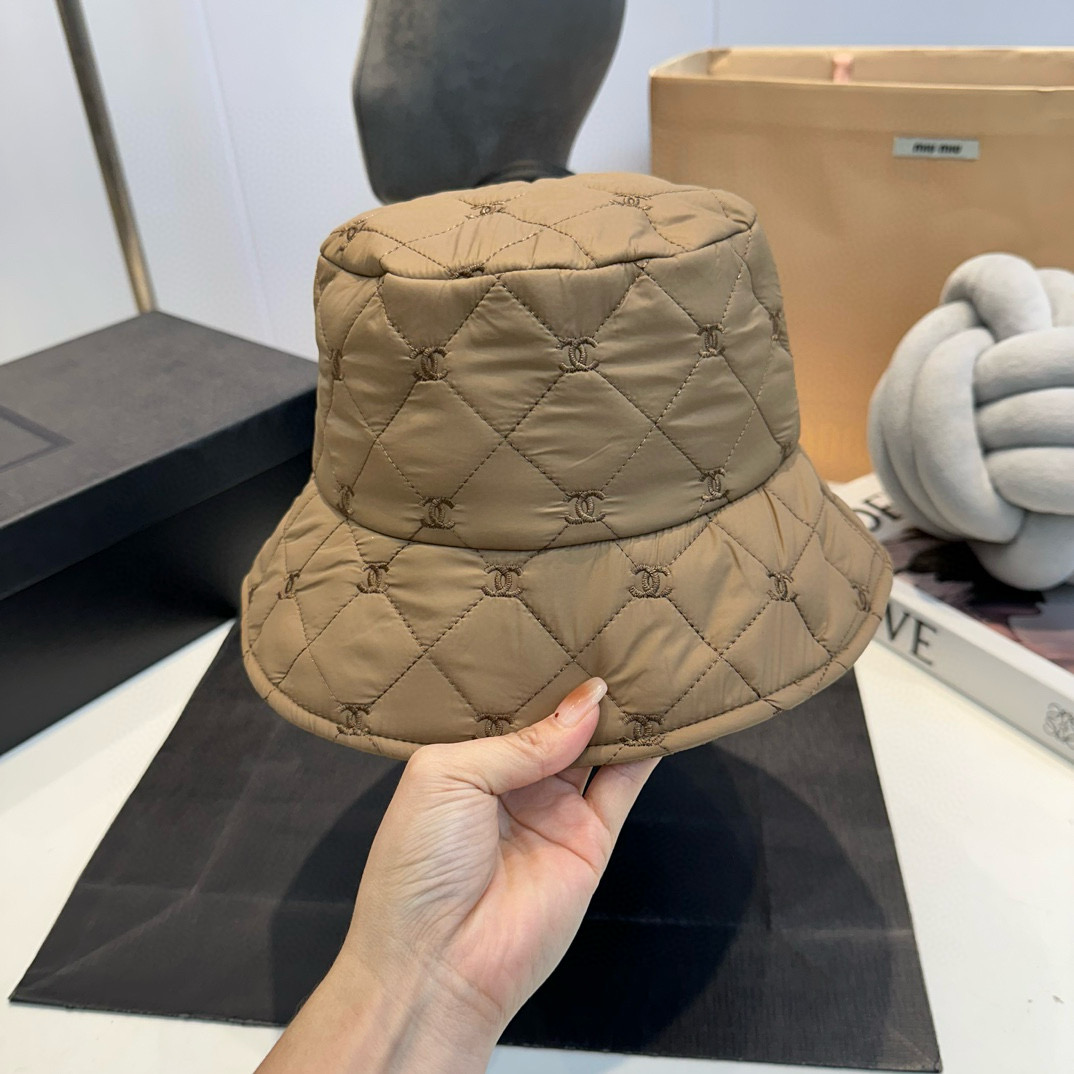 CHANEL Logomania Warm Bucket Hat YF1440