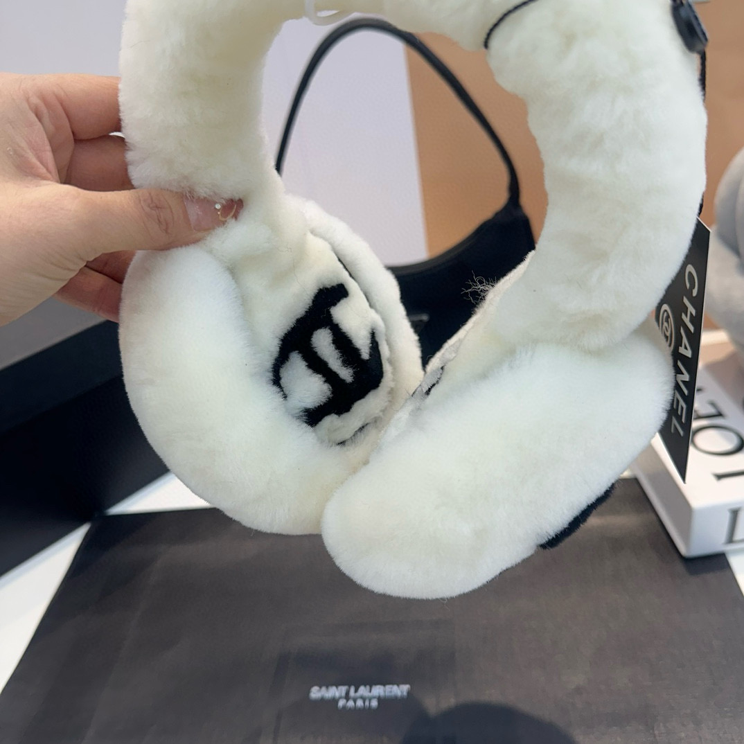 CHANEL Winter Autumn  Velvet Warm Earmuffs for Women OT0010