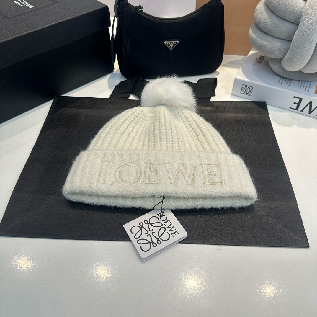 LOEWE Logo Embroidery Winter Warm Cotton Knitted Hat MX1404