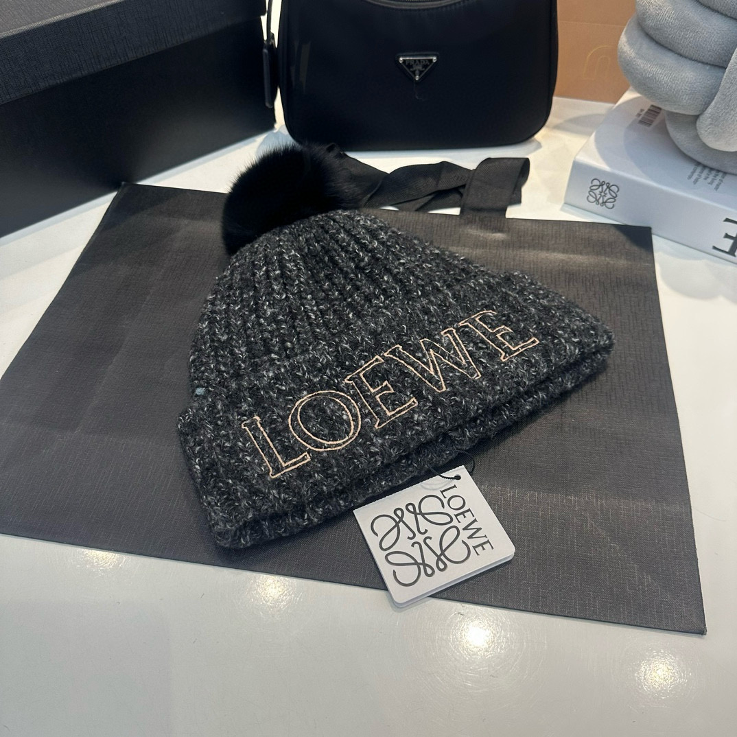 LOEWE Logo Embroidery Winter Warm Cotton Knitted Hat MX1404