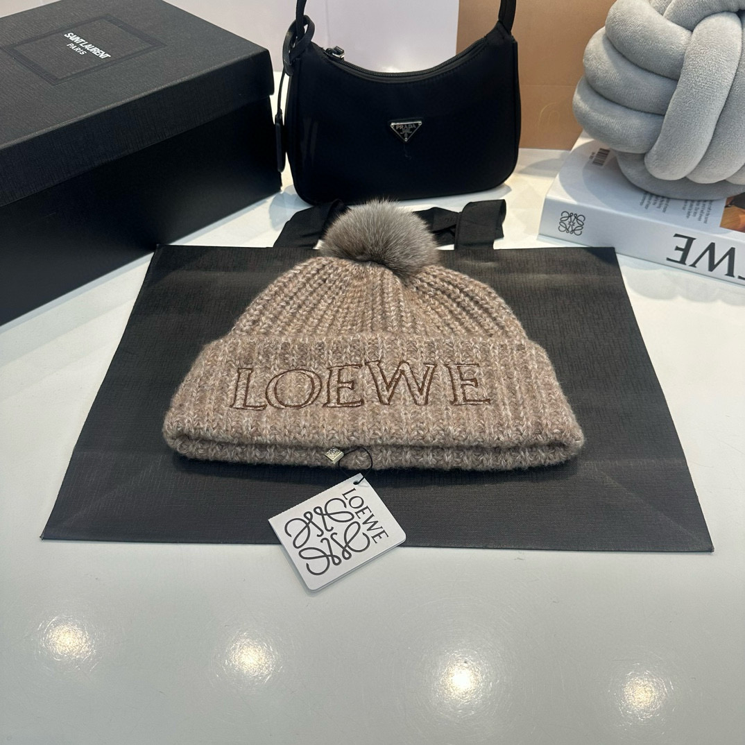 LOEWE Logo Embroidery Winter Warm Cotton Knitted Hat MX1404