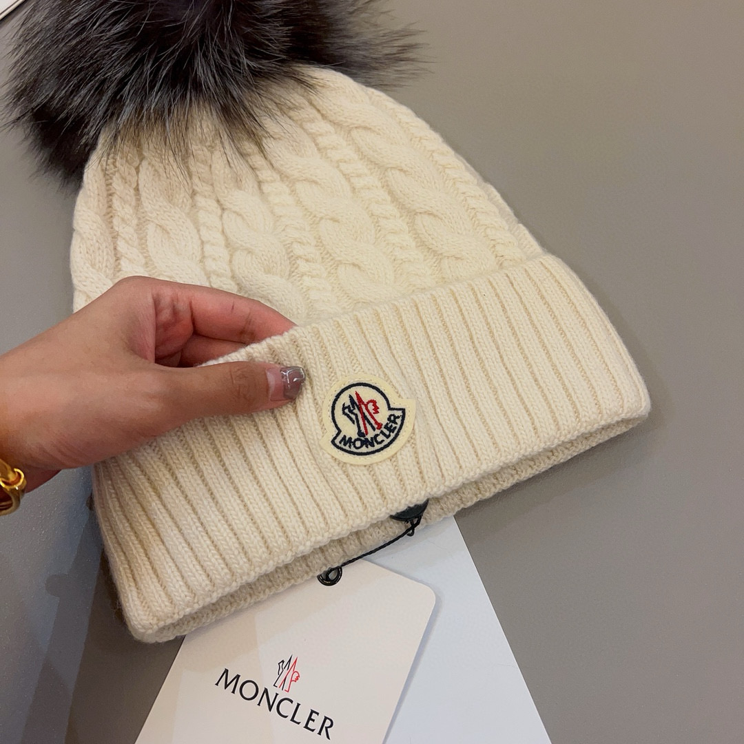 MONCLER Logo Patch Warm Cotton Knitted Hat MX1425