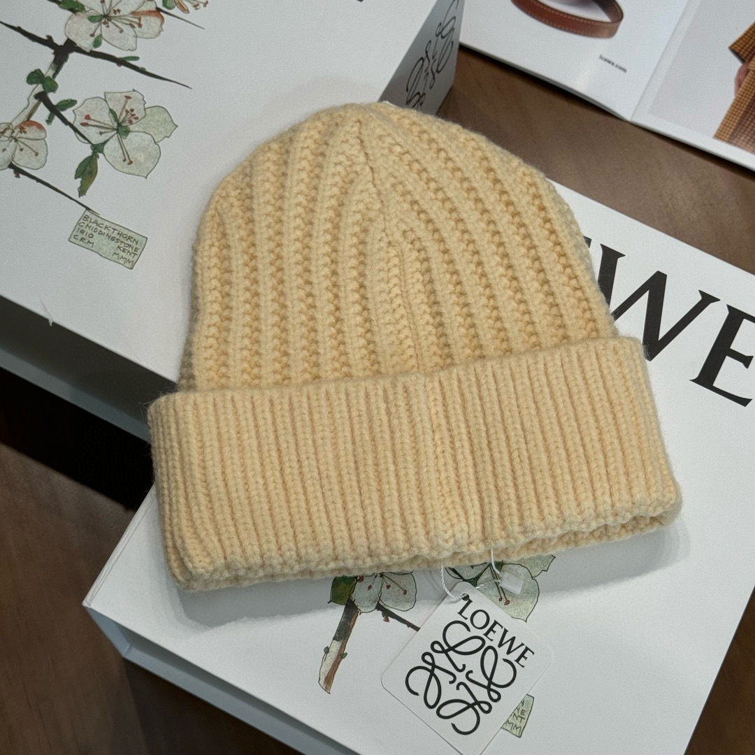 LOEWE Logo Leather Patch Cotton Knitted Hat MX1451